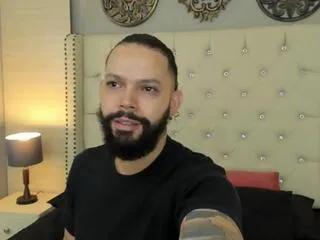 Freechat lukas_bigg on Flirt4Free