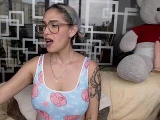 Offline mia_scarlet on Flirt4Free