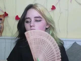 Offline quenna_fort on Flirt4Free