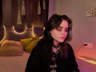 Offline quenna_fort on Flirt4Free