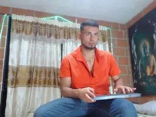 Freechat rory_quentin on Flirt4Free