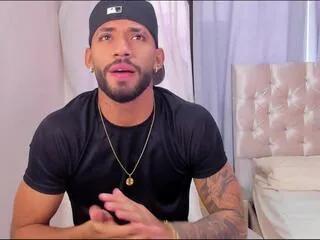 Offline theo_sky on Flirt4Free