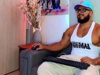 Offline titan_max on Flirt4Free