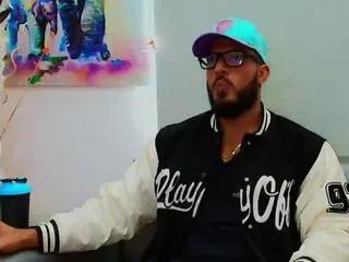 Offline titan_max on Flirt4Free