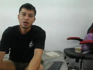 Freechat will_be on Flirt4Free