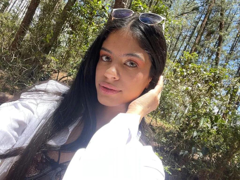 Offline AbbySmitth on LiveJasmin