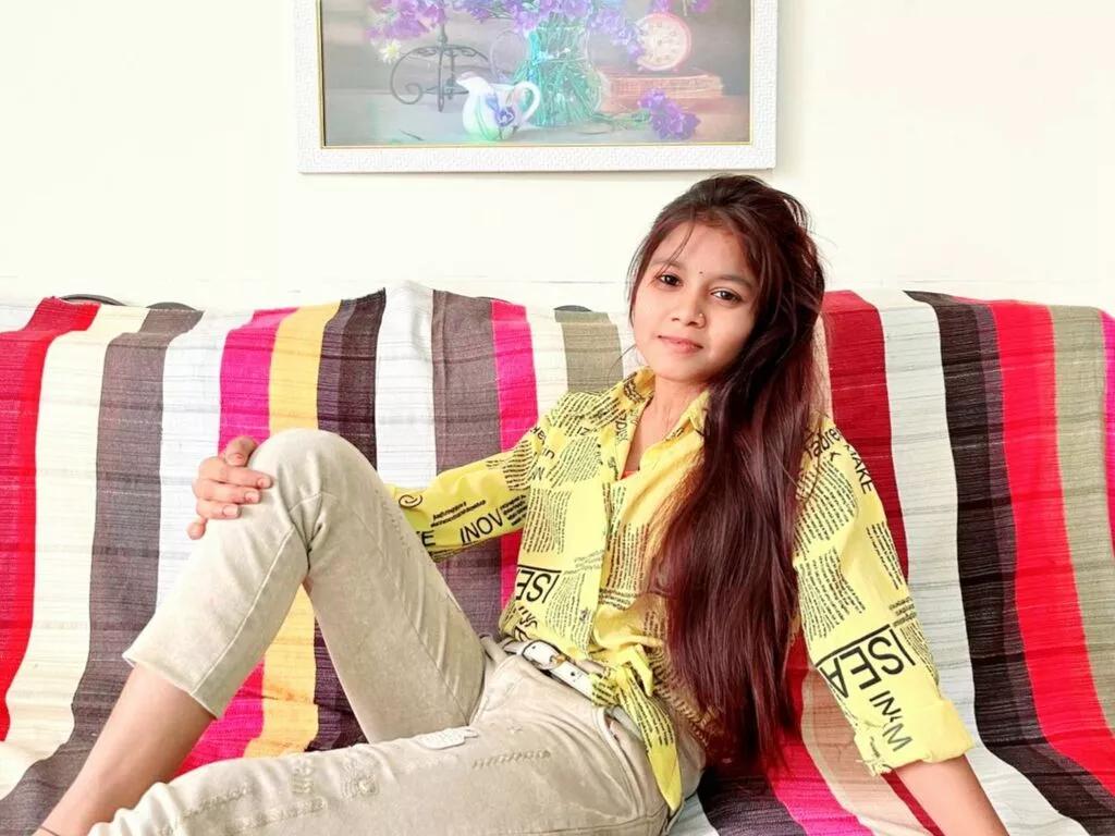 AdrianaReyez on LiveJasmin