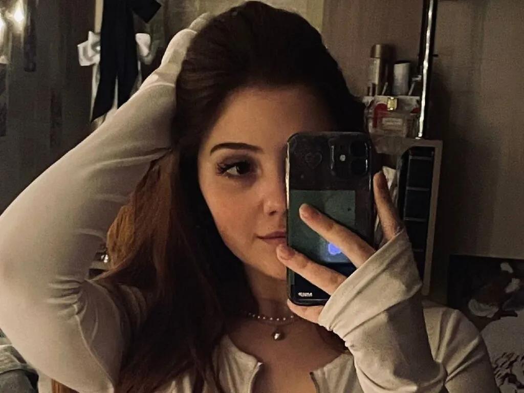 Offline AdrienMusni on LiveJasmin