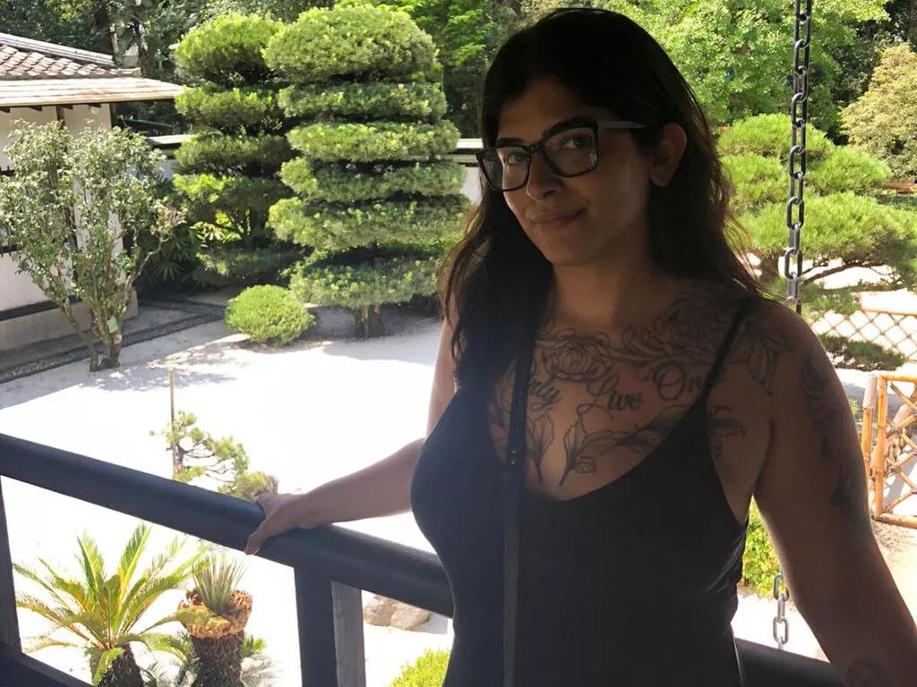 Offline CarolPrince on LiveJasmin