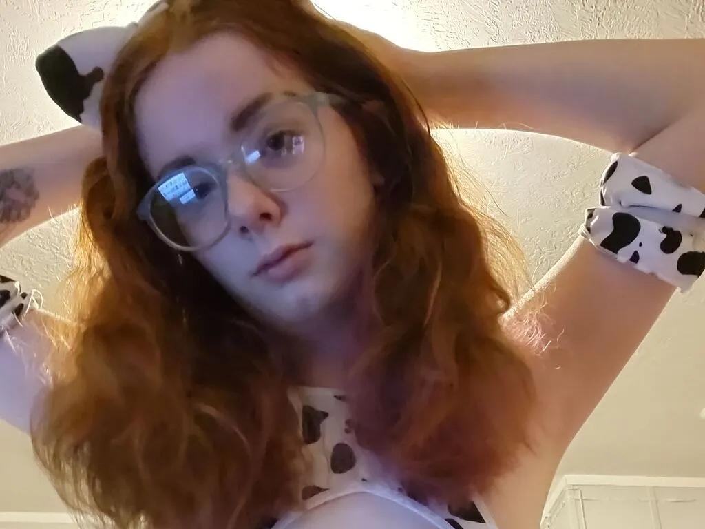 PrettyBluerose on LiveJasmin