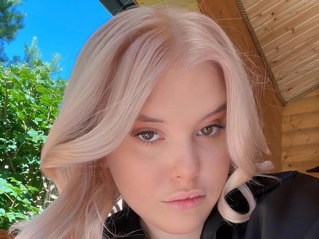 ViolaBunny on LiveJasmin