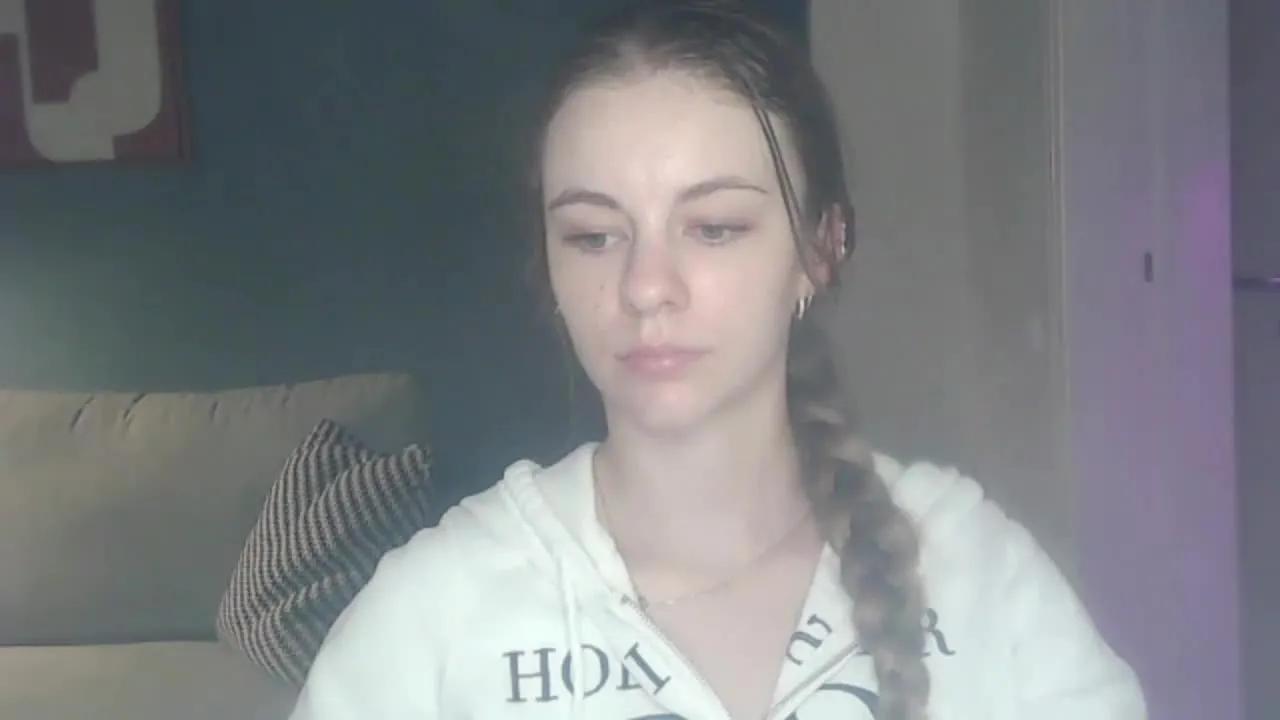 Offline AriaFlirt on Streamray