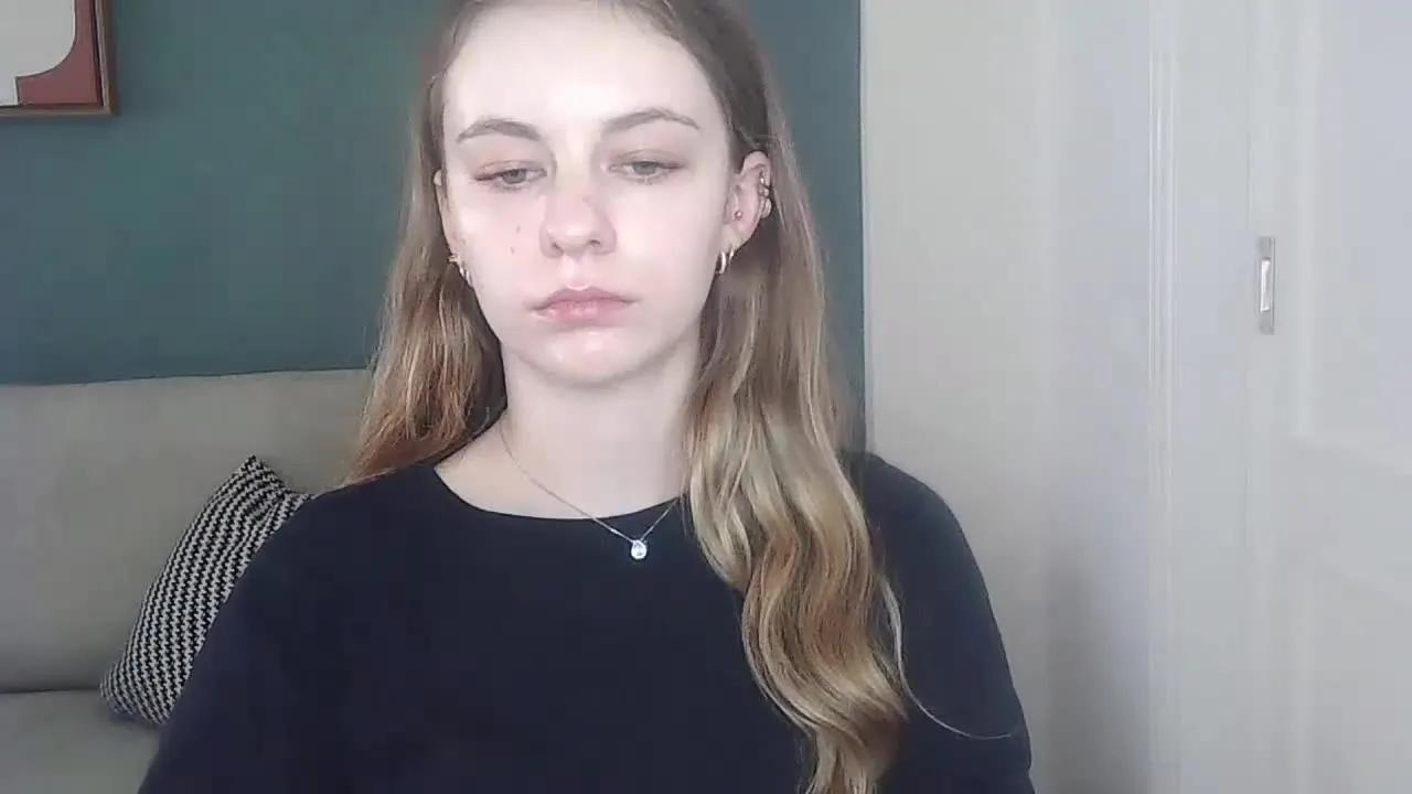 Offline AriaFlirt on Streamray