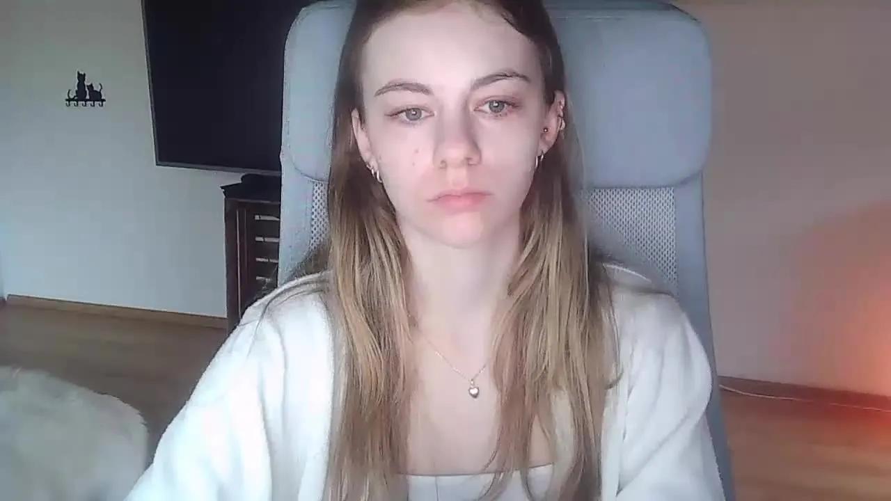 Offline AriaFlirt on Streamray