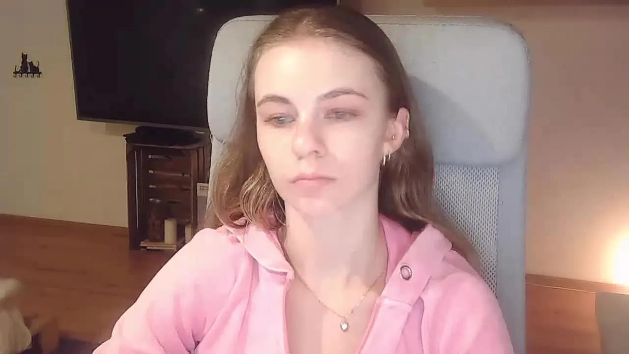 Offline AriaFlirt on Streamray