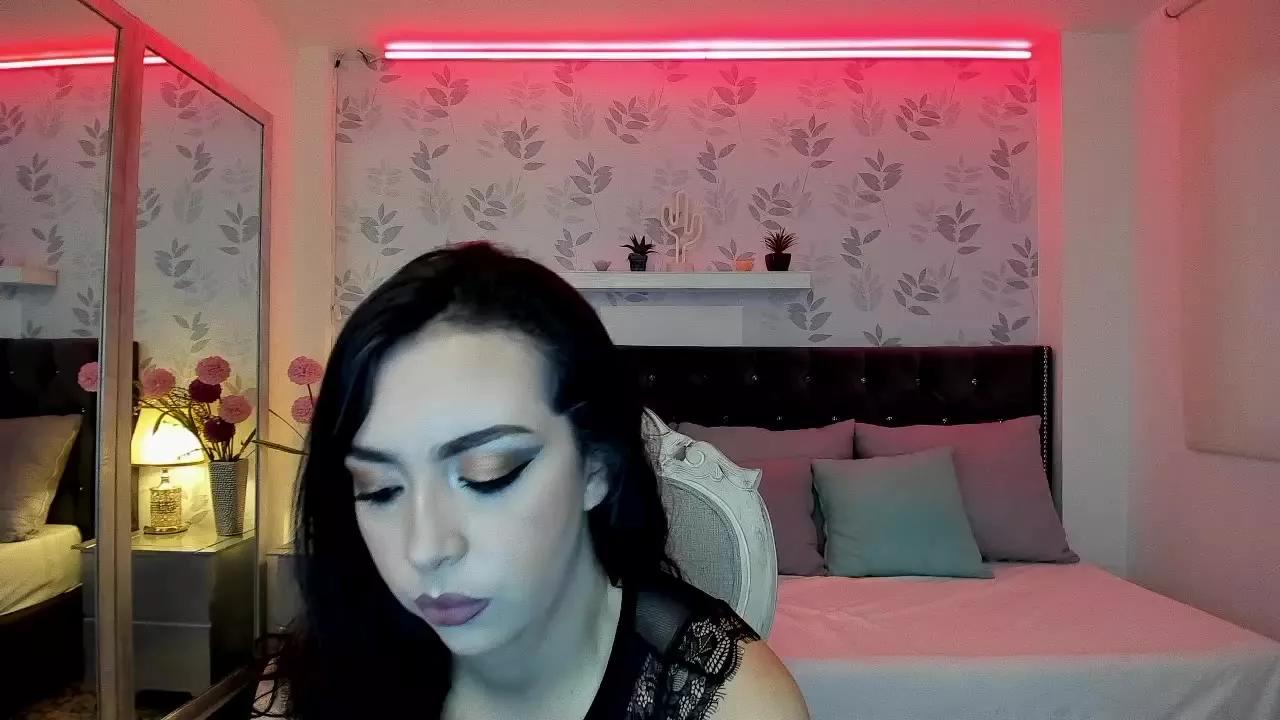 Offline Charrlottee on Streamray