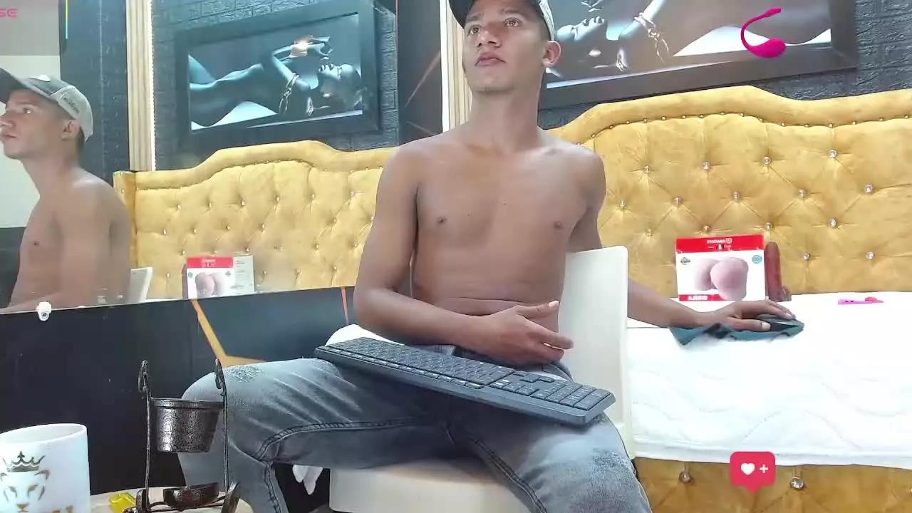 Offline daniel_xxx_21 on Streamray