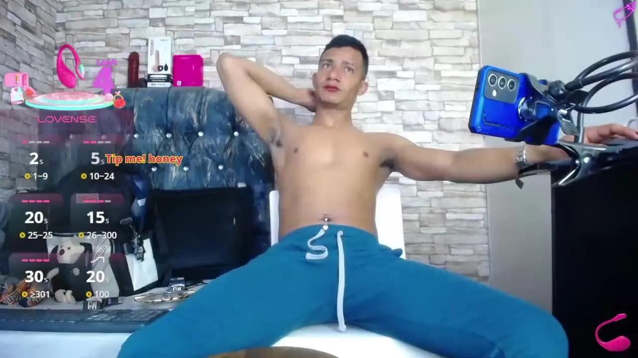 Offline daniel_xxx_21 on Streamray