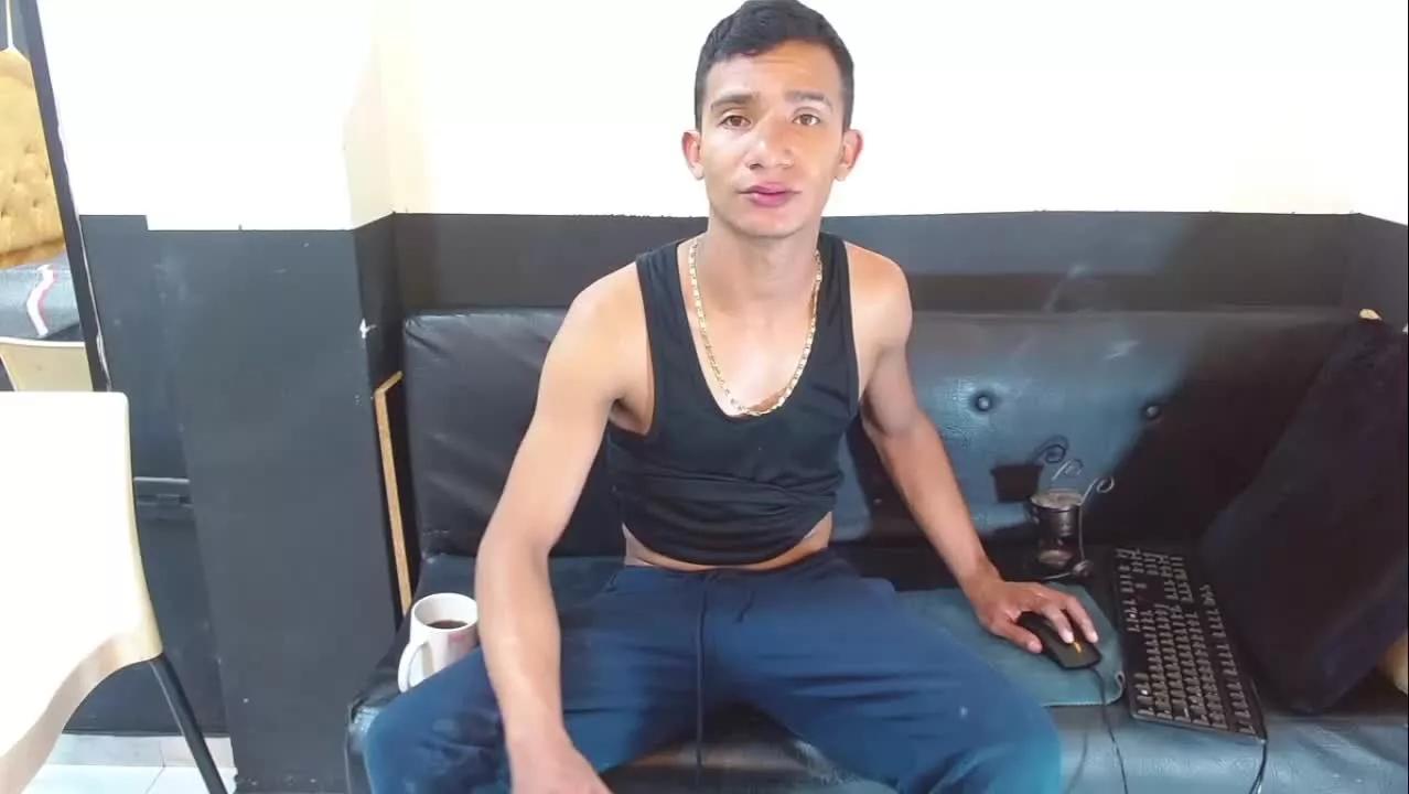 Offline daniel_xxx_21 on Streamray