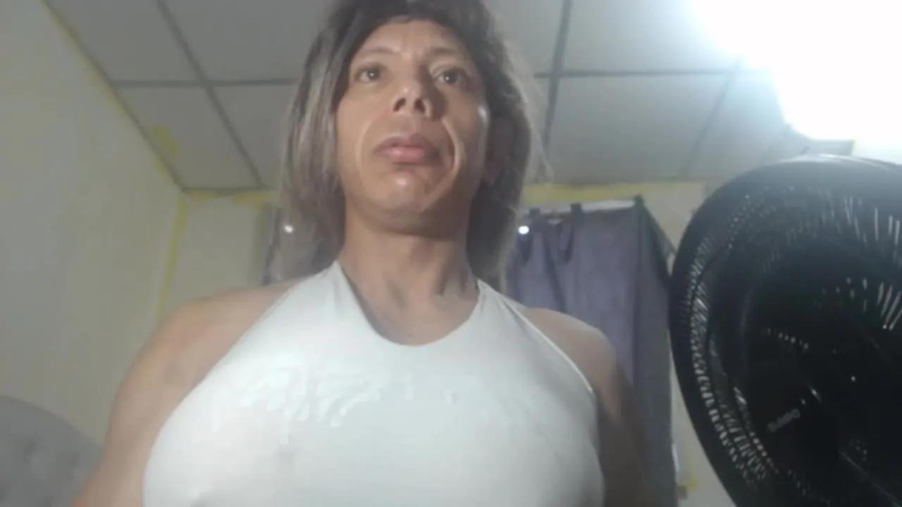 Offline dayanamuscle on Streamray