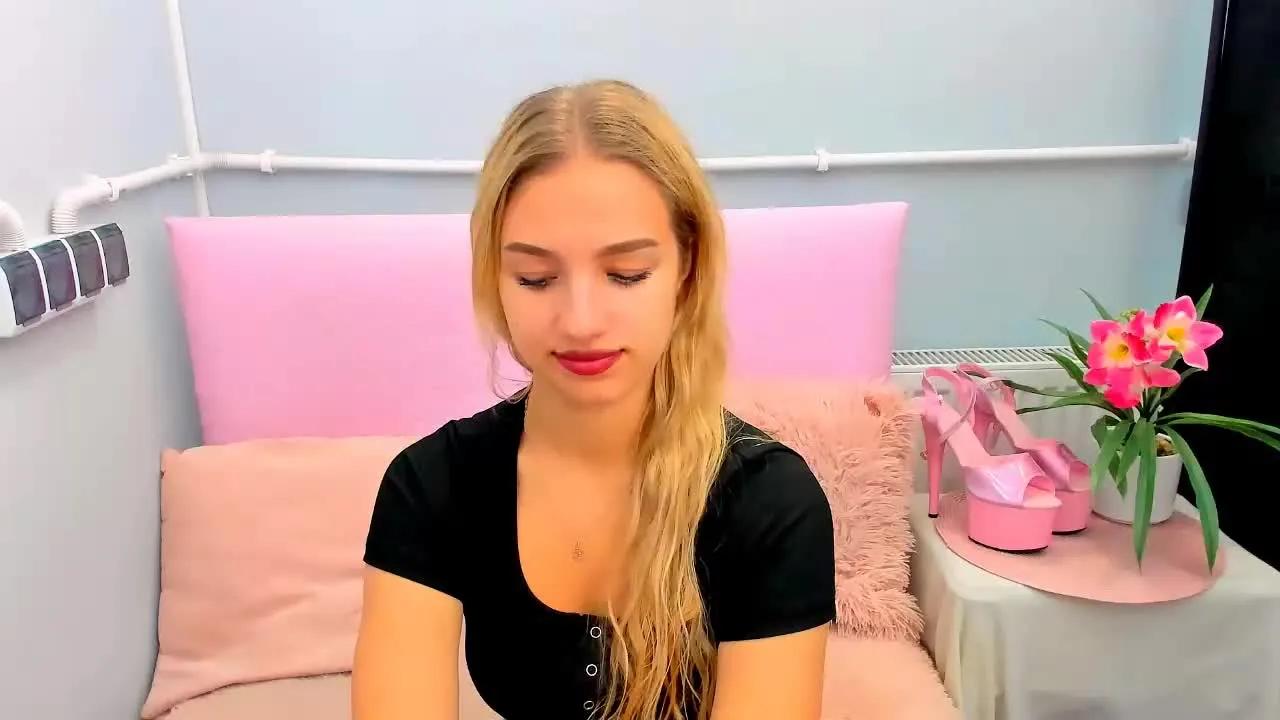 Offline EvetteDiva on Streamray