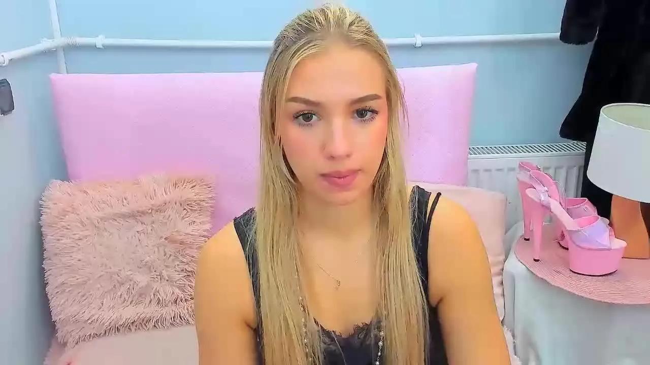 Offline EvetteDiva on Streamray
