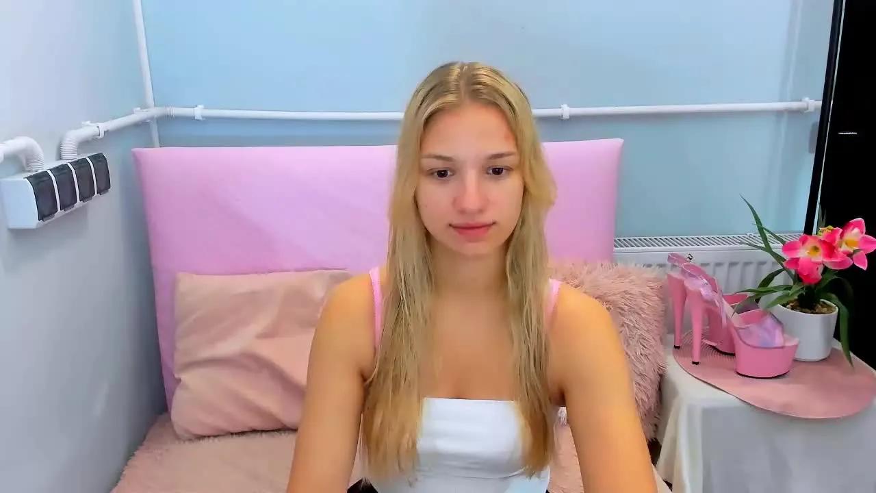 Offline EvetteDiva on Streamray