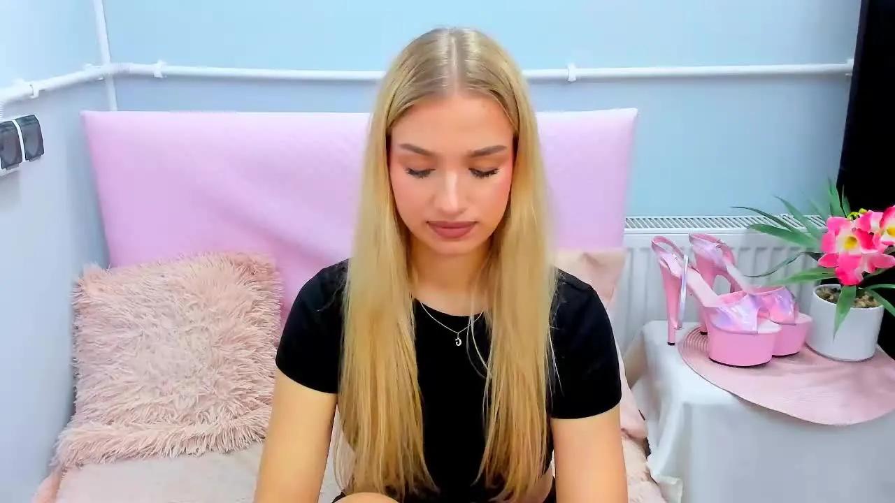 Offline EvetteDiva on Streamray