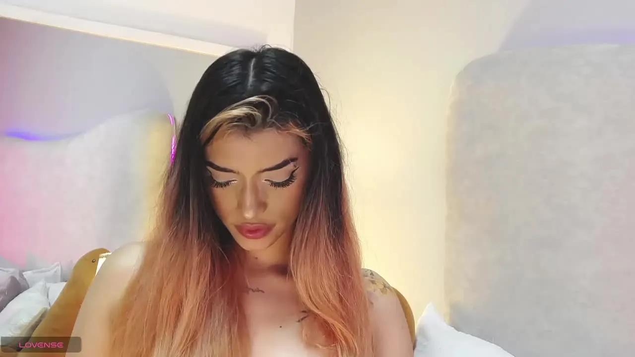 Offline LizzieBrownn on Streamray