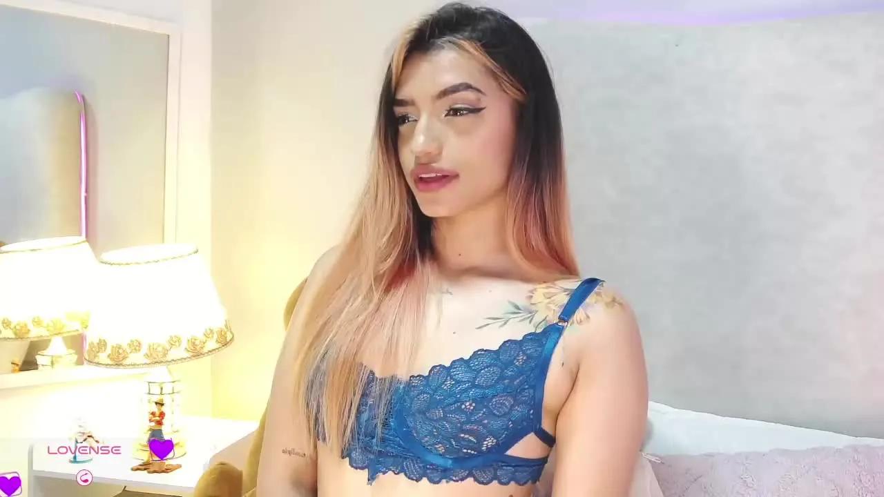 Offline LizzieBrownn on Streamray