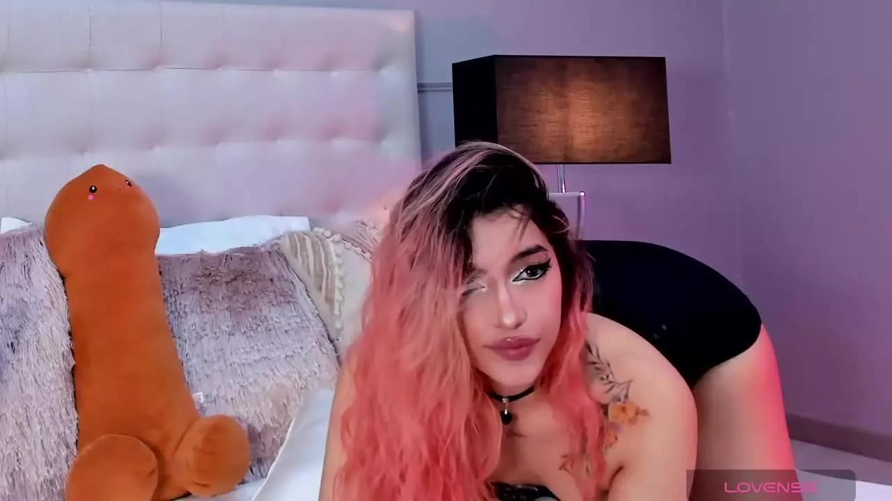 Offline LizzieBrownn on Streamray