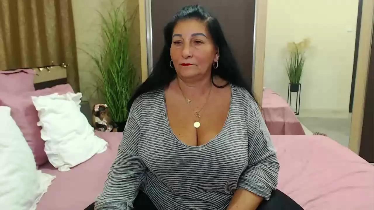 Offline Lubna4love on Streamray