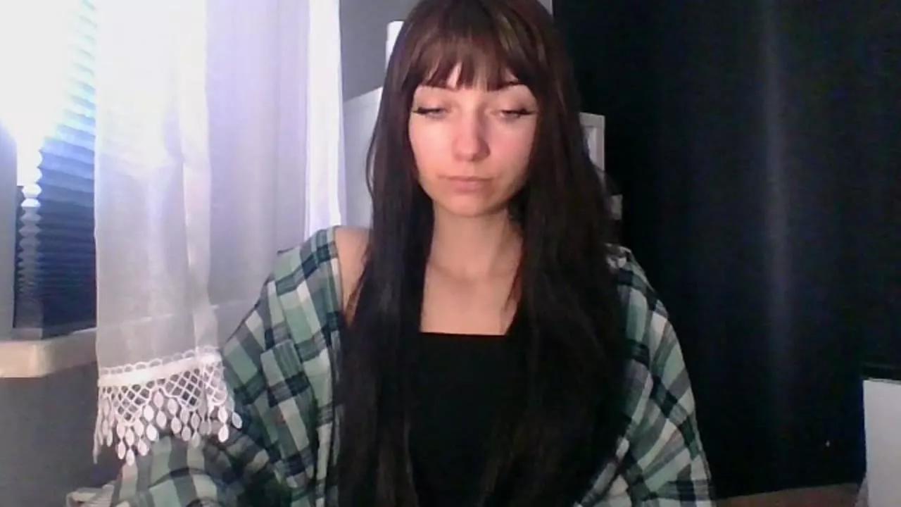 Offline LuciaGorgeous on Streamray