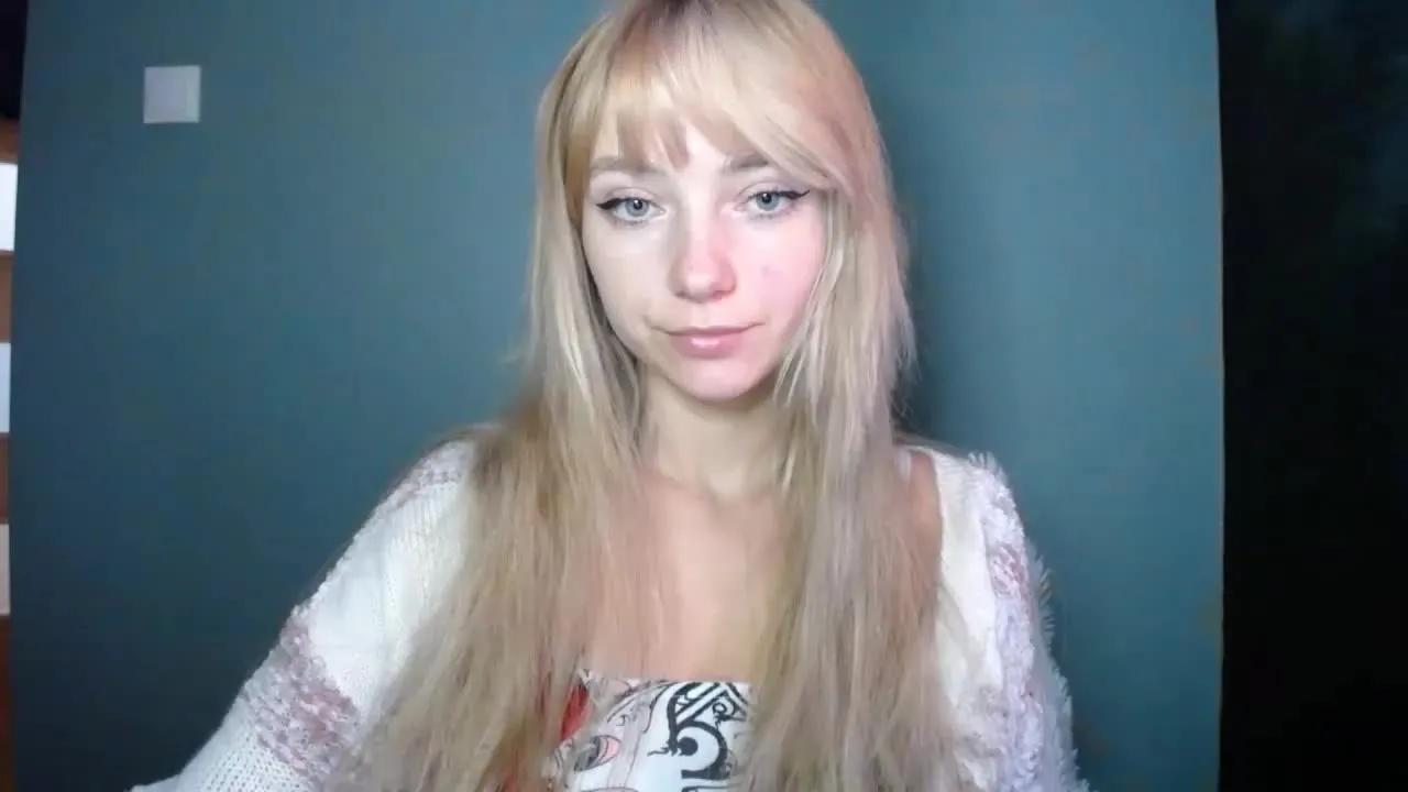 Offline LuciaGorgeous on Streamray