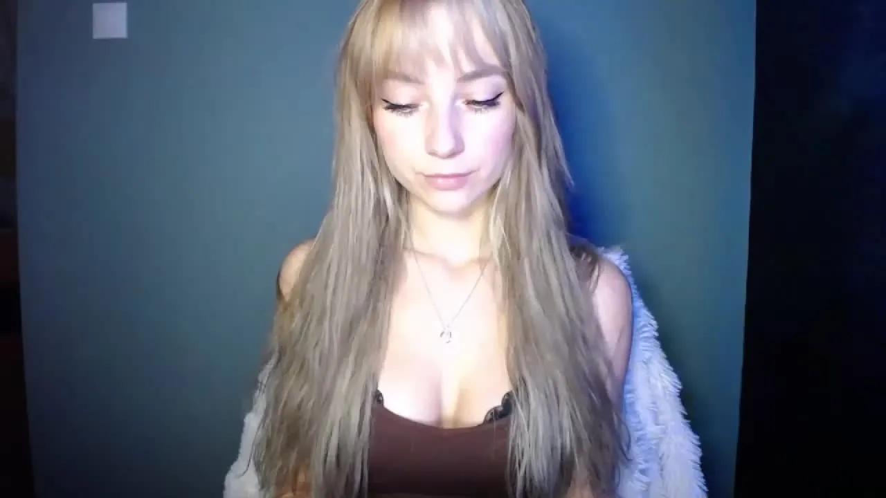 Offline LuciaGorgeous on Streamray