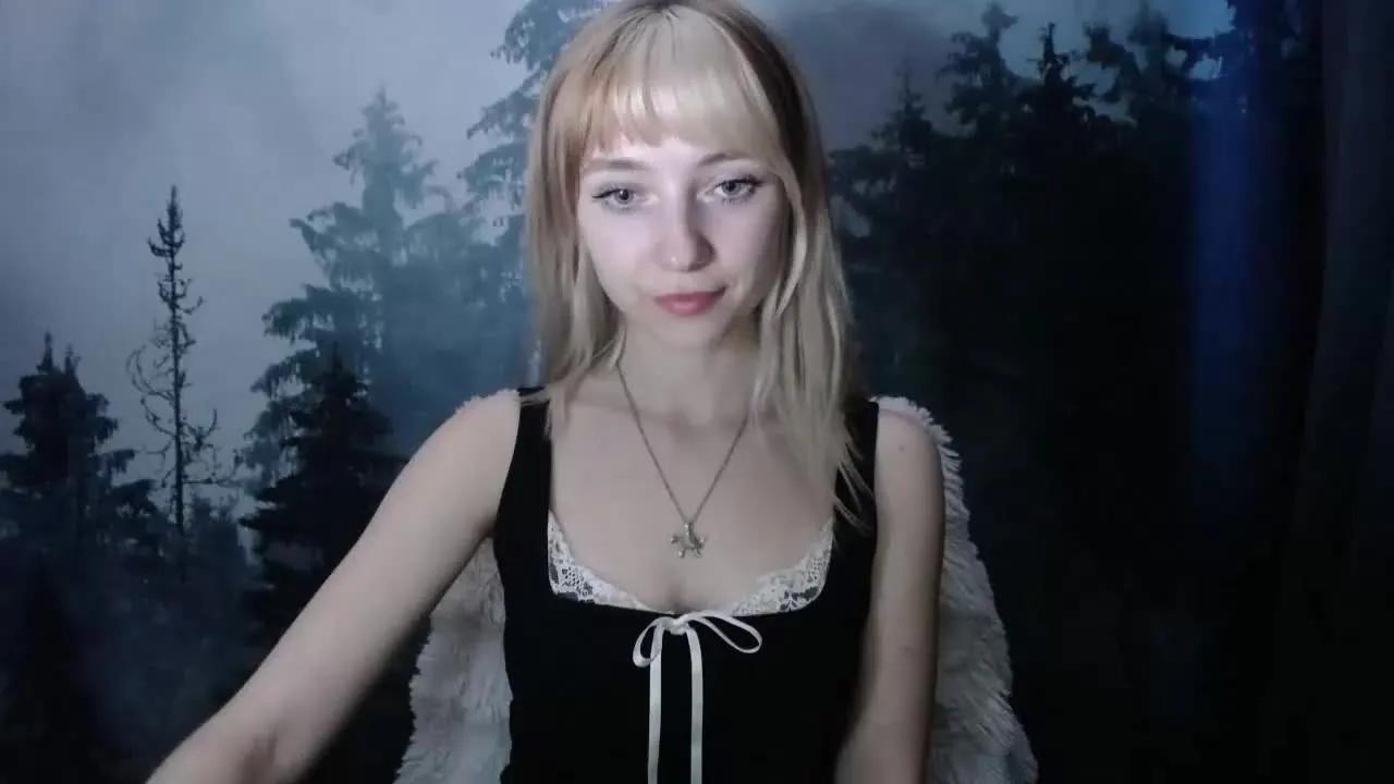 Offline LuciaGorgeous on Streamray