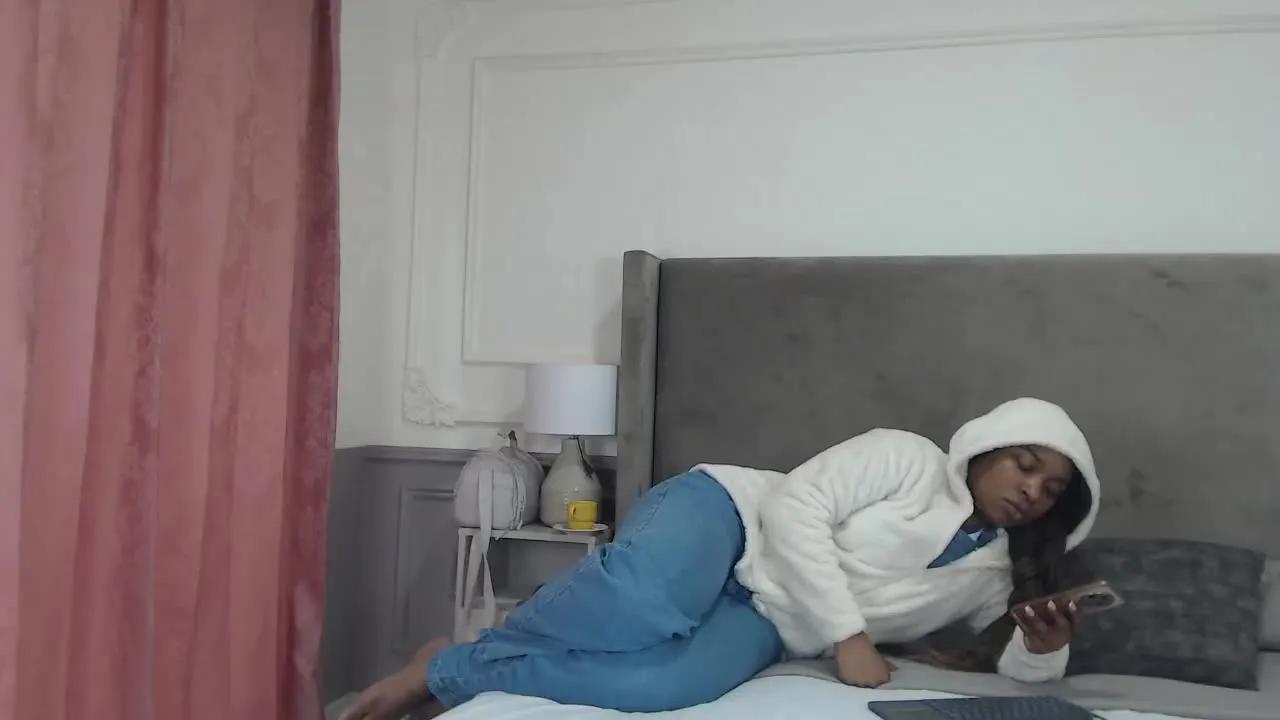 Offline NatashaSilver on Streamray