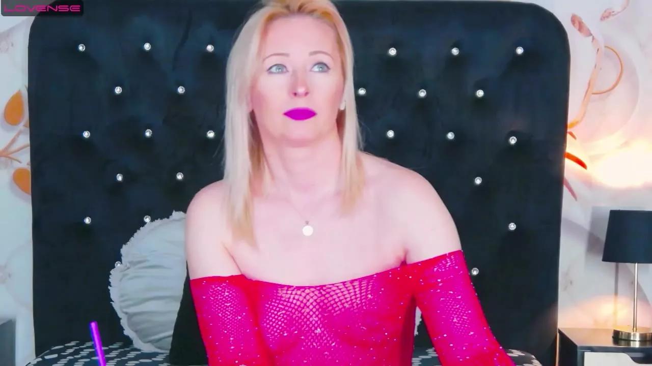 Offline OliviaShaw on Streamray