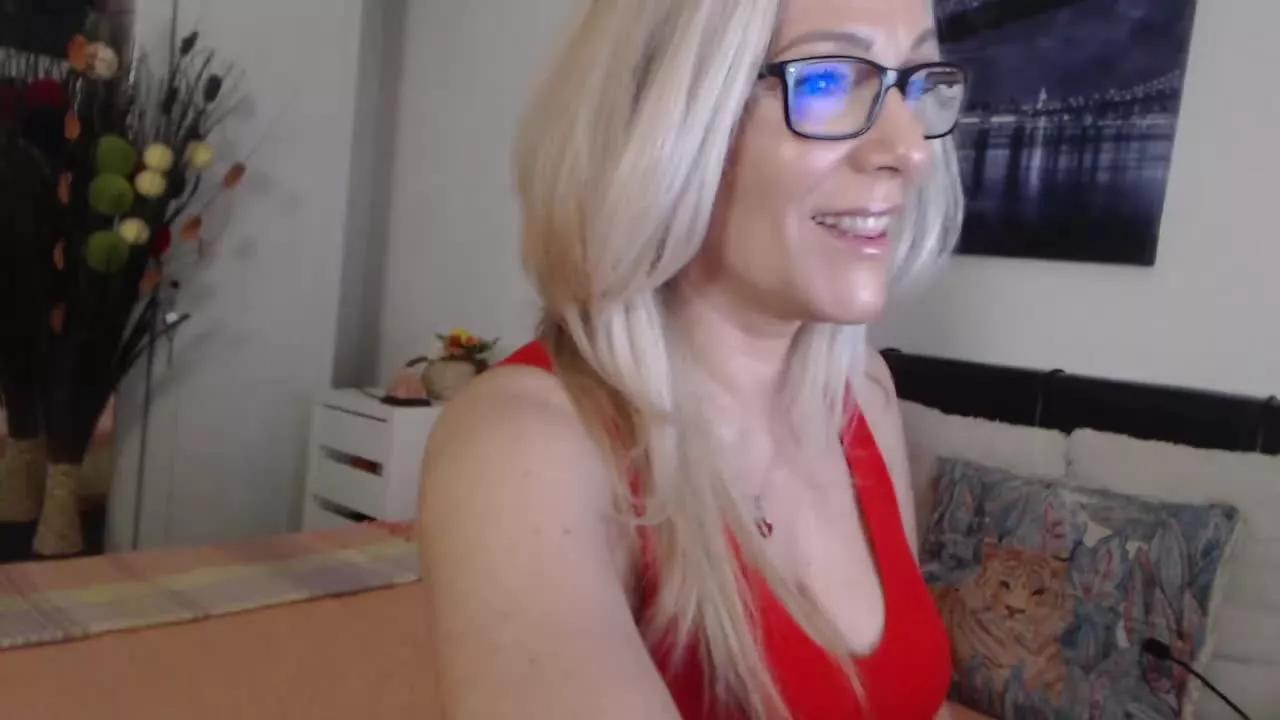 Offline Reeya on Streamray