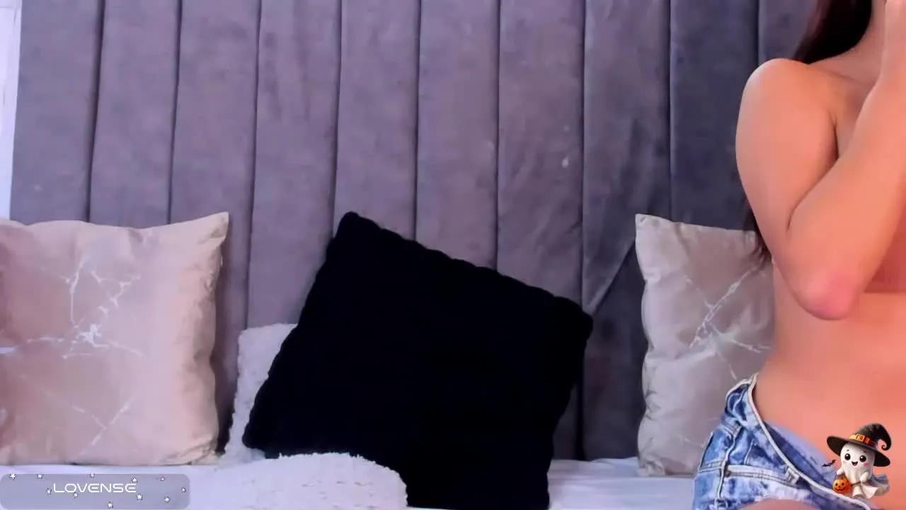 Offline SophiaStone on Streamray