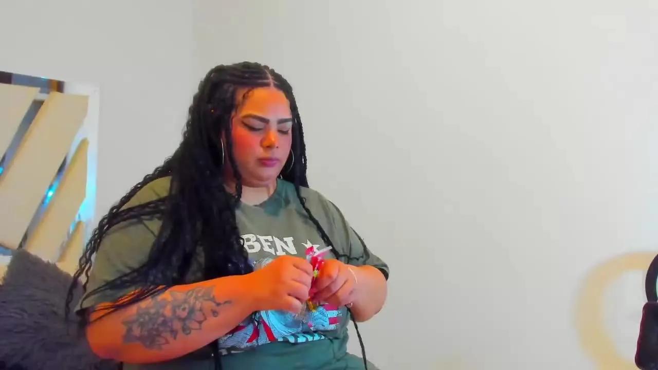 Offline Stefany_Hernande on Streamray