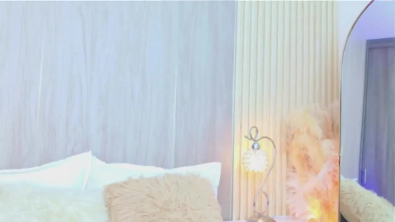 Offline TiffanyCardi on Streamray