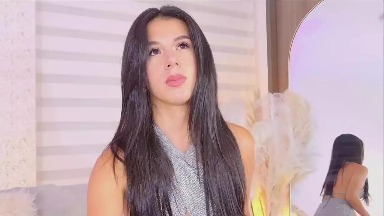 Offline TiffanyCardi on Streamray