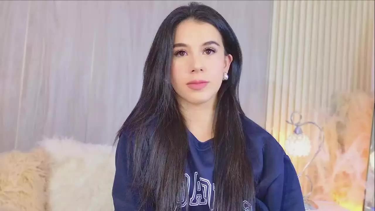 Offline TiffanyCardi on Streamray