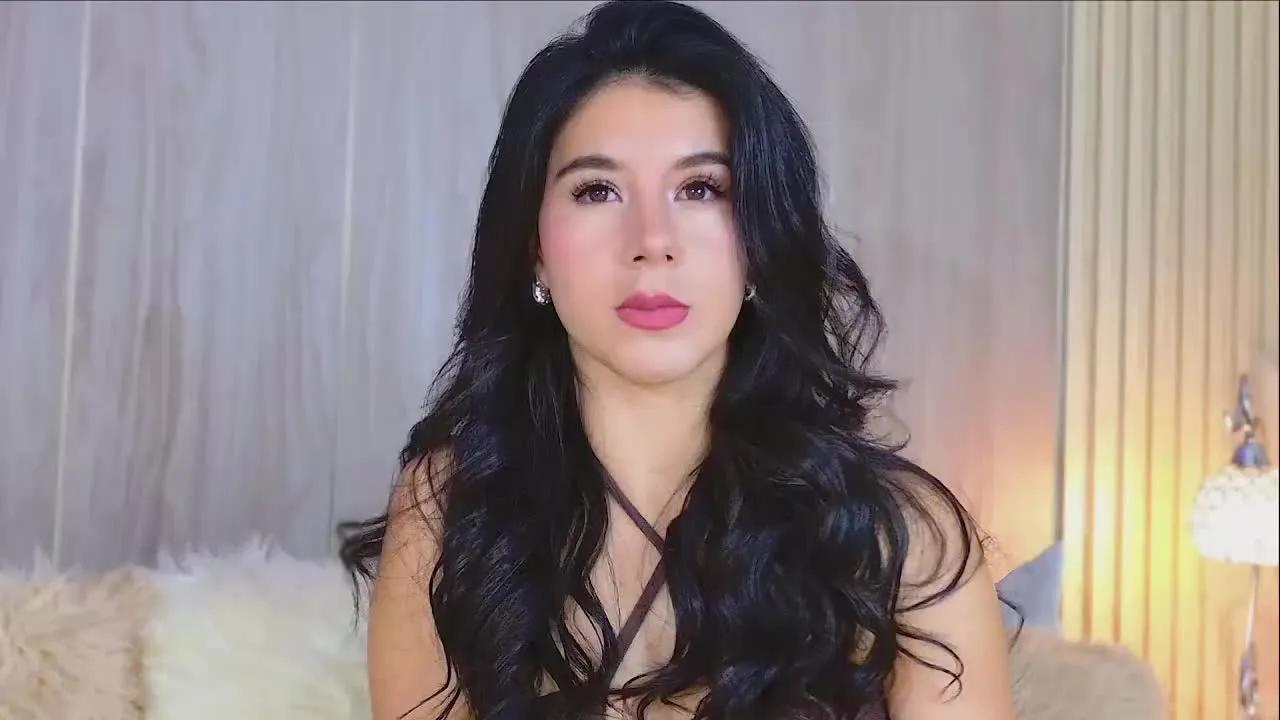 Offline TiffanyCardi on Streamray
