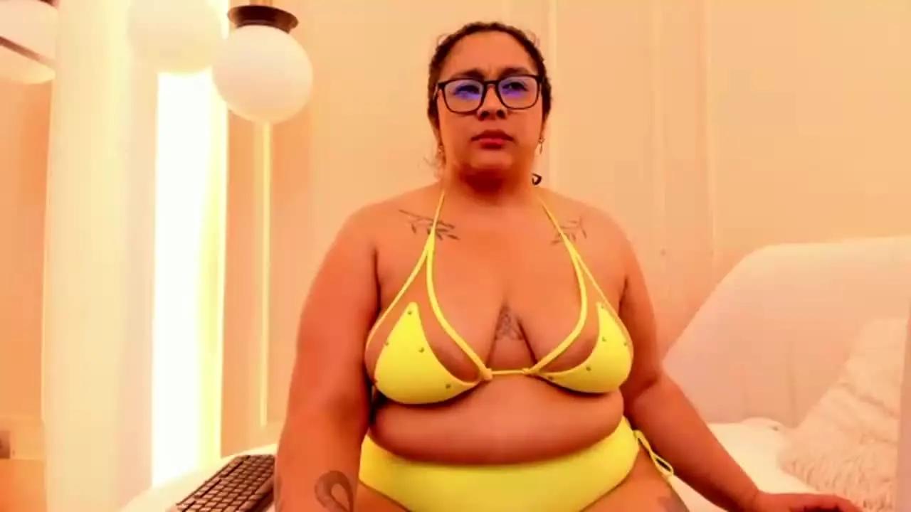 Offline ViickyLee on Streamray