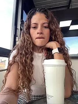 Photos of alana15 from StripChat is Freechat