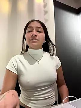 Freechat Alyha_Cortes on StripChat