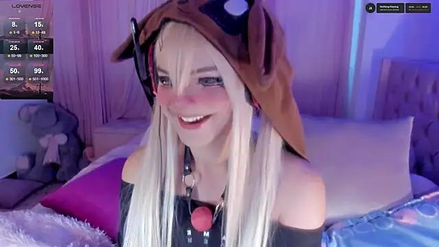 Entertain your inner kinks and watch real-life trans hosts as they go about their daily activities, from typing and getting naked to wacky moments on cam