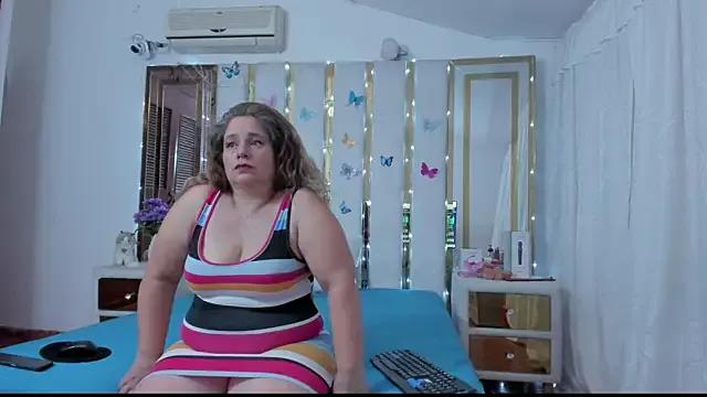 Freechat AnyelaGitanaMature on StripChat